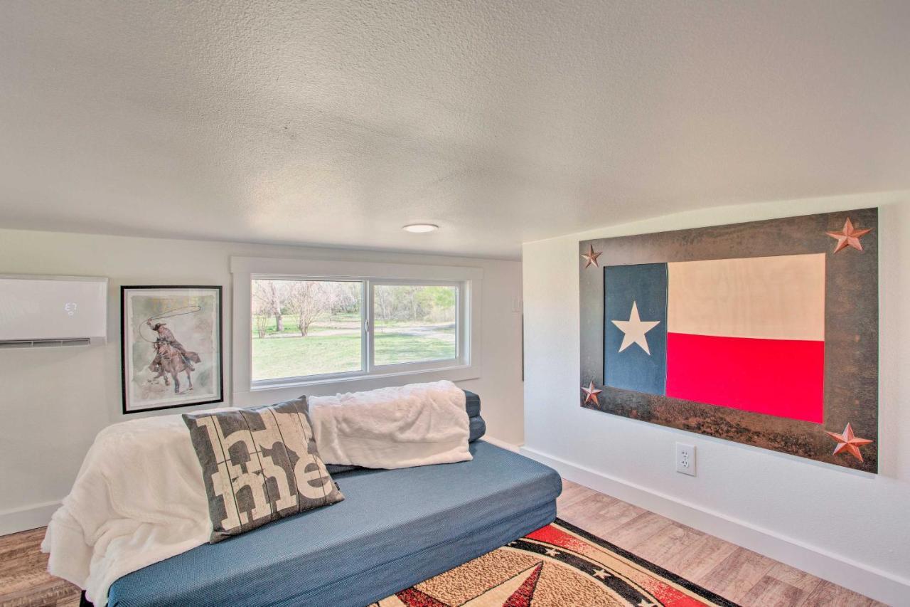 Cozy Mckinney Tiny Home With Porch And Fire Pit! Exterior photo